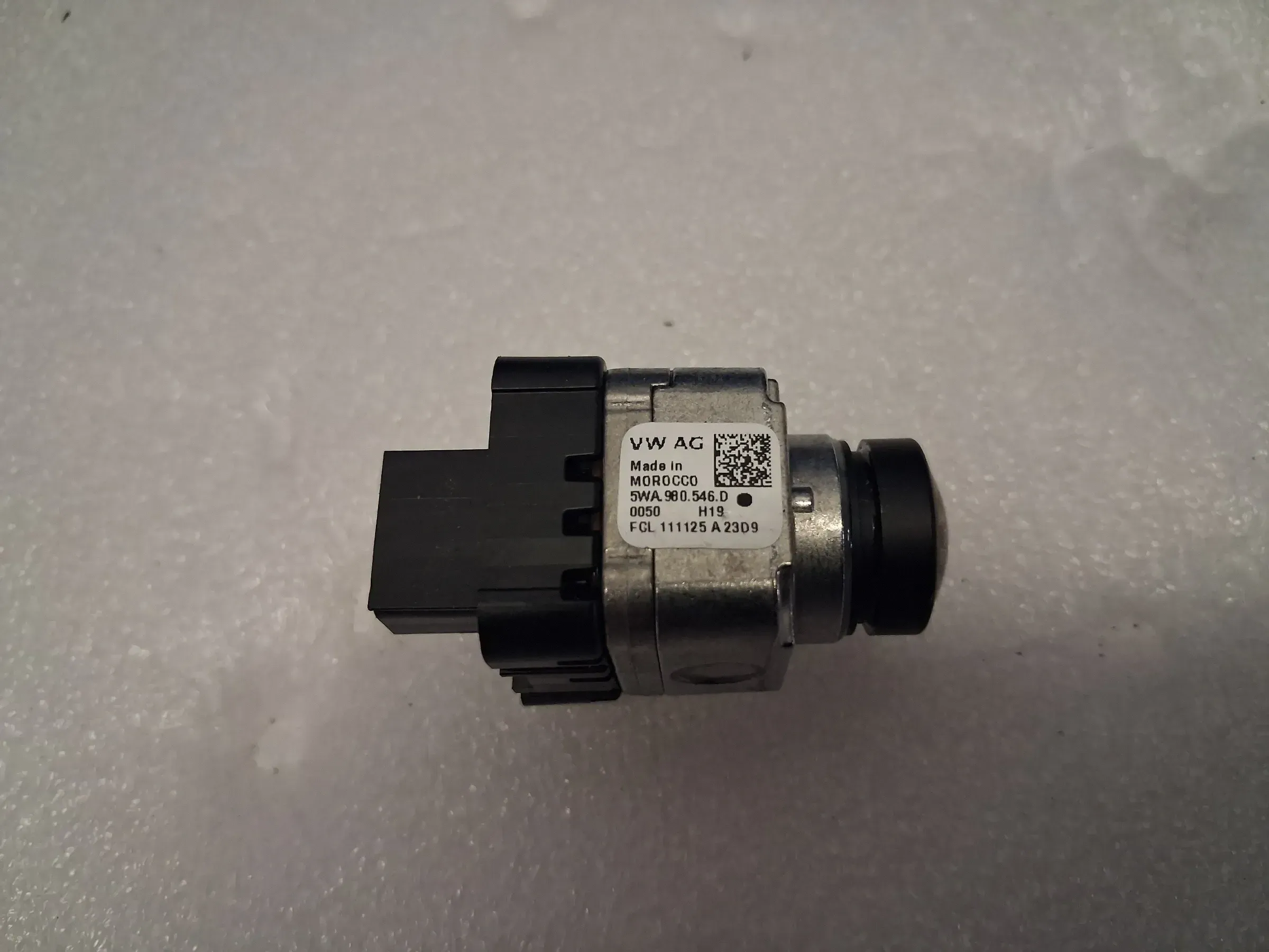 VW Skoda Seat Rückfahrkamera Heckklappe Drucktaster 5E3827566A + 5WA980546D - Bild 1