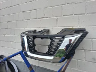 Nissan X-TRAIL T32 Kühlergrill 623106FR0C NEU ORIGINAL - Bild 2