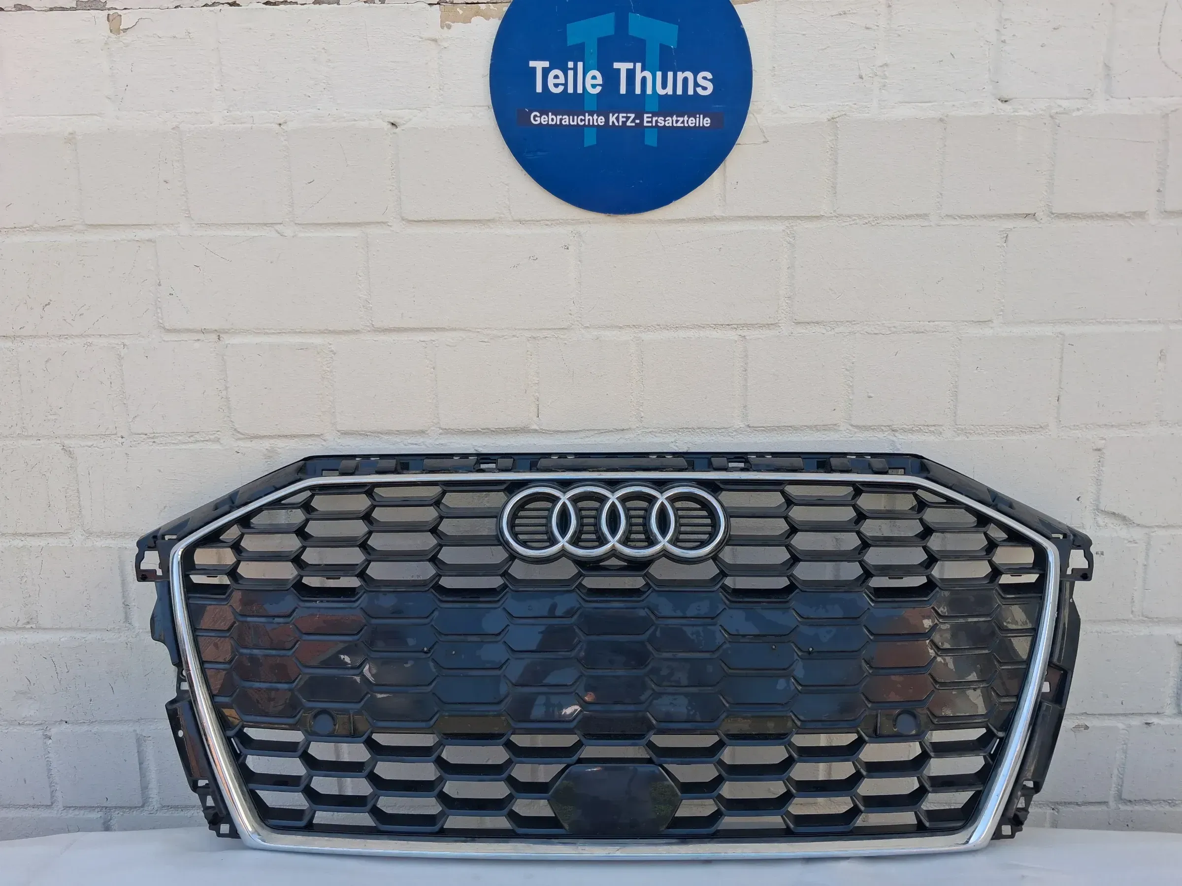 Audi A3 8Y Kühlergrill Grill Gitter vorne 8Y0853651A - Bild 1