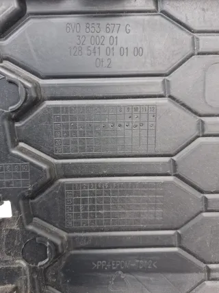 Skoda Fabia 6V Mk3 Grill Gitter vorne 6V0853677G - Bild 5