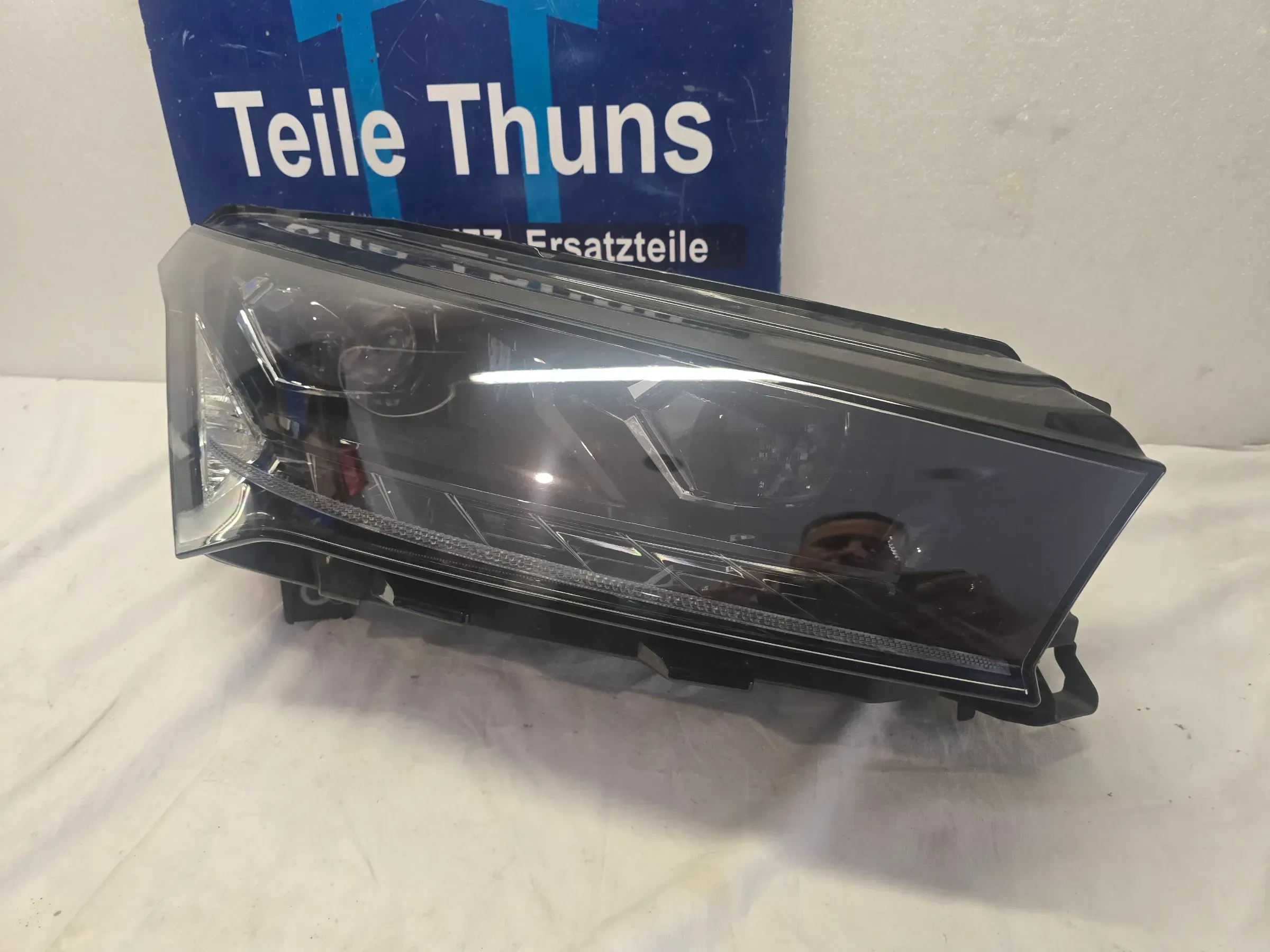 Skoda Enyaq iV LED Scheinwerfer rechts Crystal Lighting 5LB941016 - Bild 1