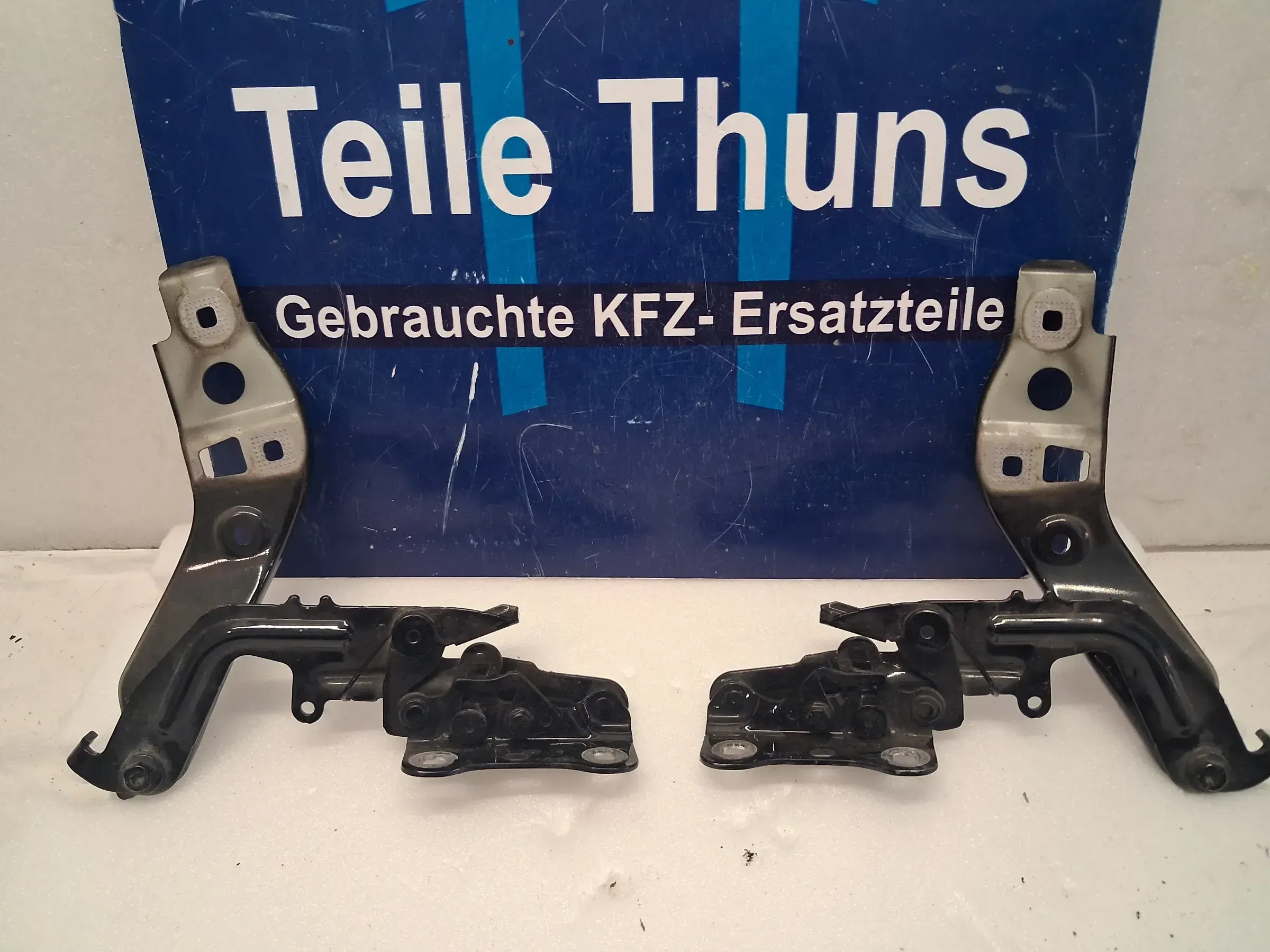 Mercedes A-Klasse W177 Motorhaube Scharnier Links Rechts a1778801200 - Bild 1