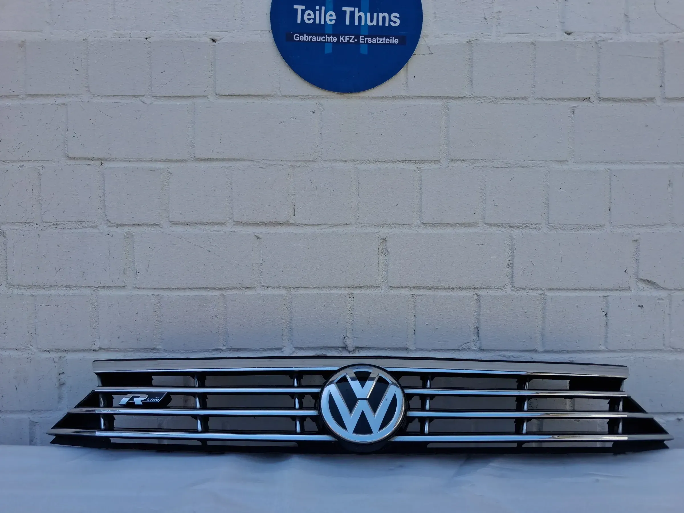VW Passat 3G B8 R-line Facelift Grill Kühlergrill 3G0853651 - Bild 1
