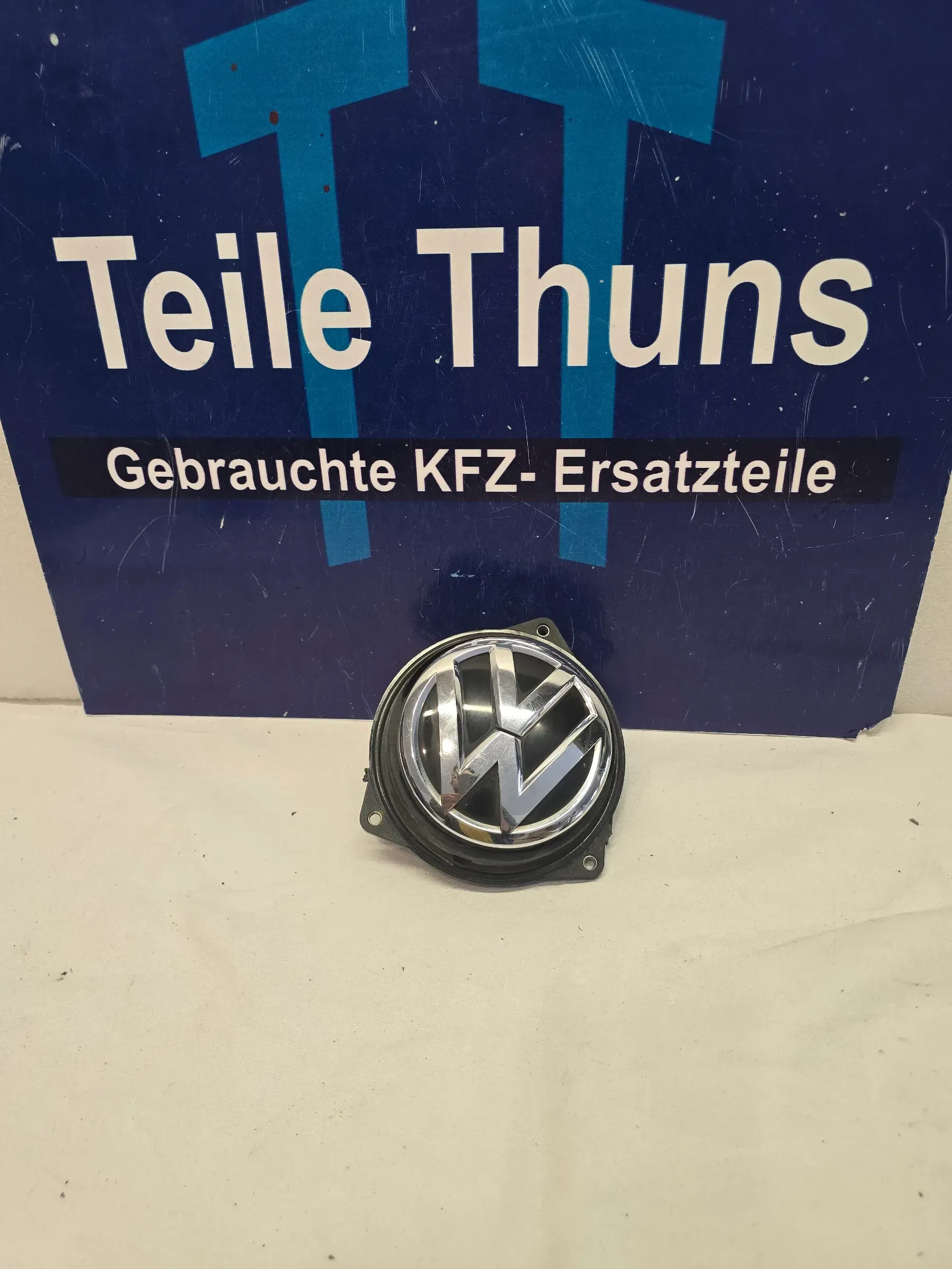 VW Passat B8 Limousine Logo Griff Öffner Heckklappe 3G5827469 - Bild 1