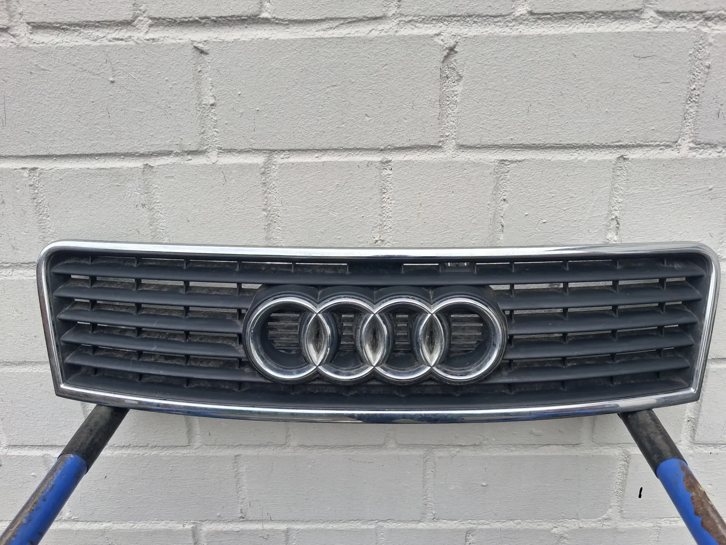 Audi A6 4B Bj.03  Kühlergrill Grill Frontgrill 4B0853651 - Bild 1