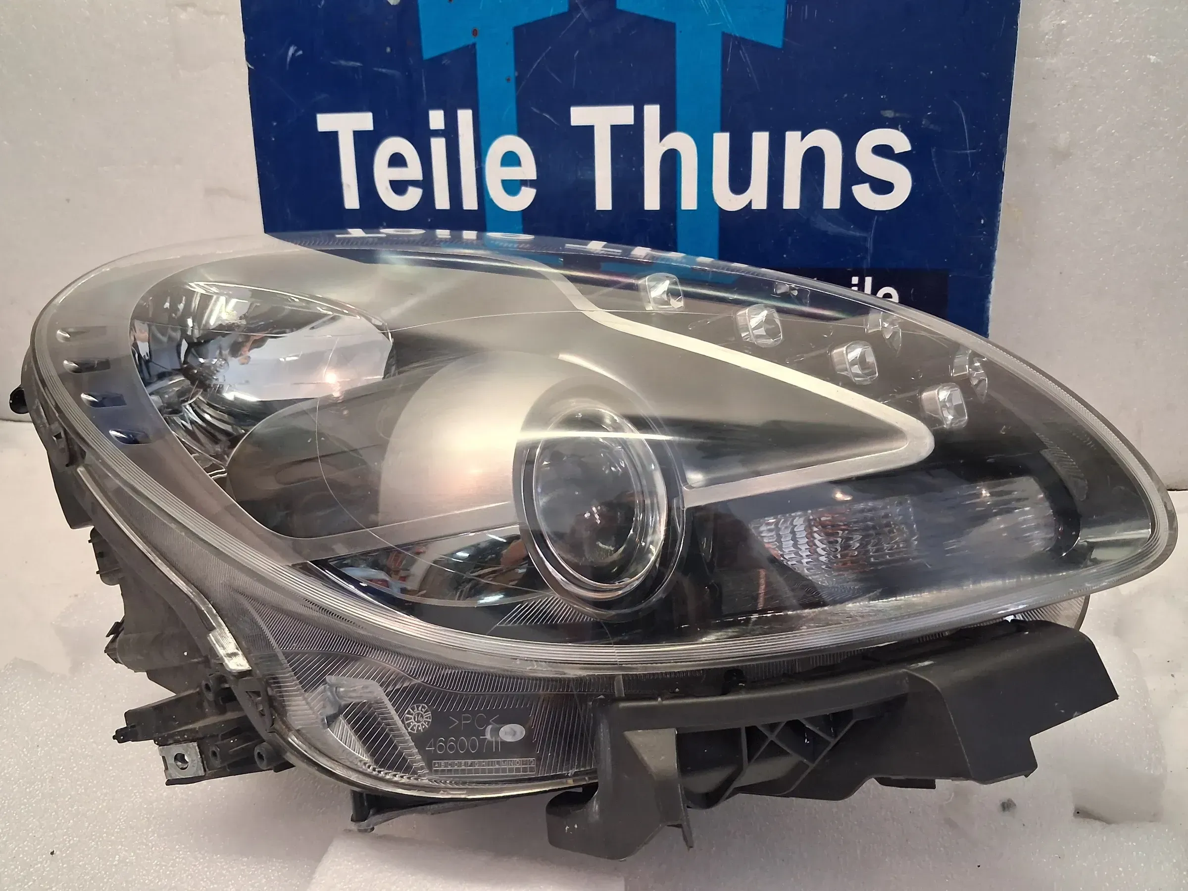 Alfa Romeo Giulietta Scheinwerfer rechts 47922748 47942748 - Bild 1